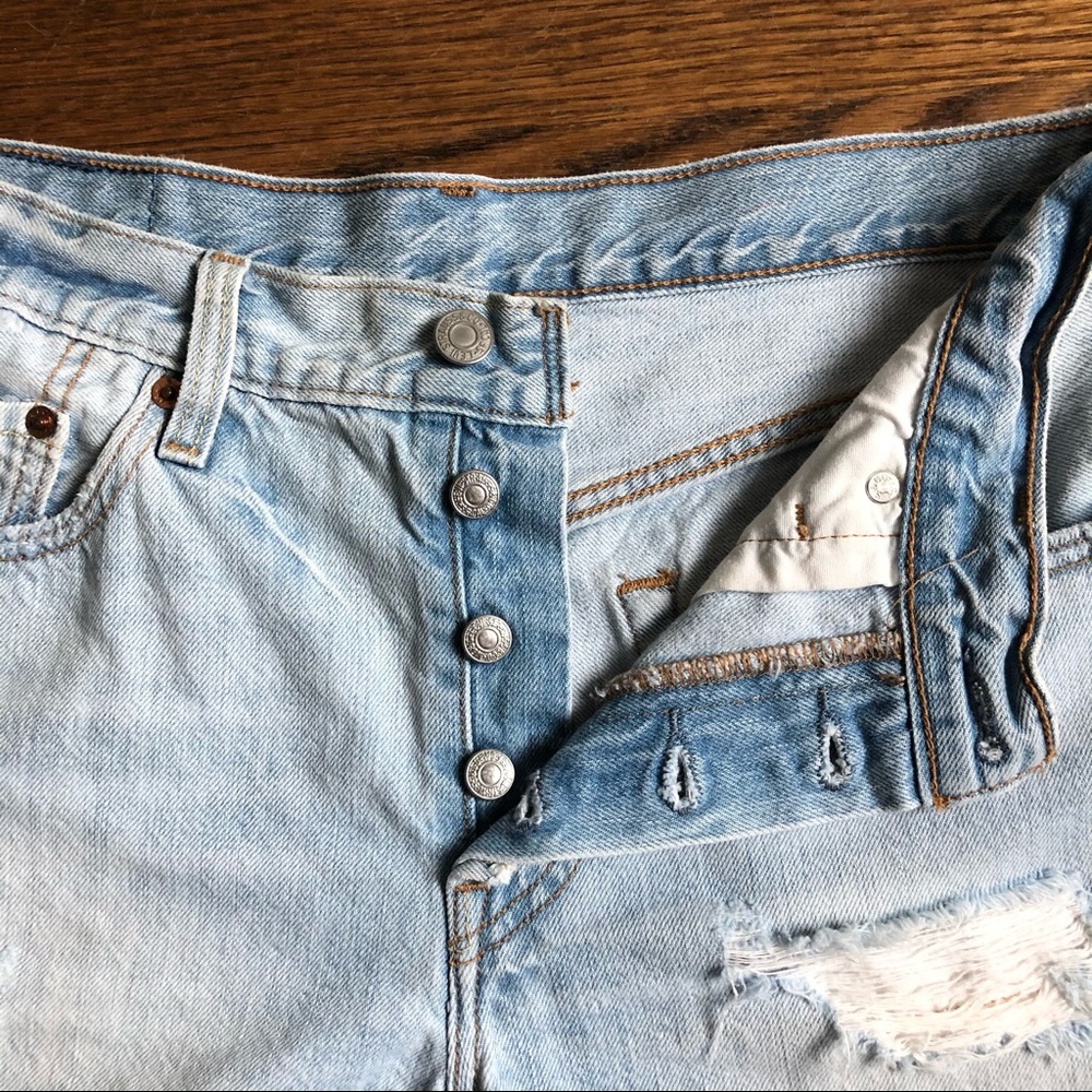 Levi’s 501 Shorts - Picture 3 of 6